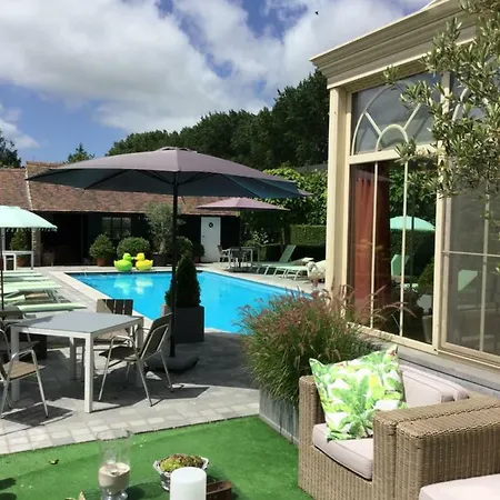 Boutique Het Bloemenhof ברוז'